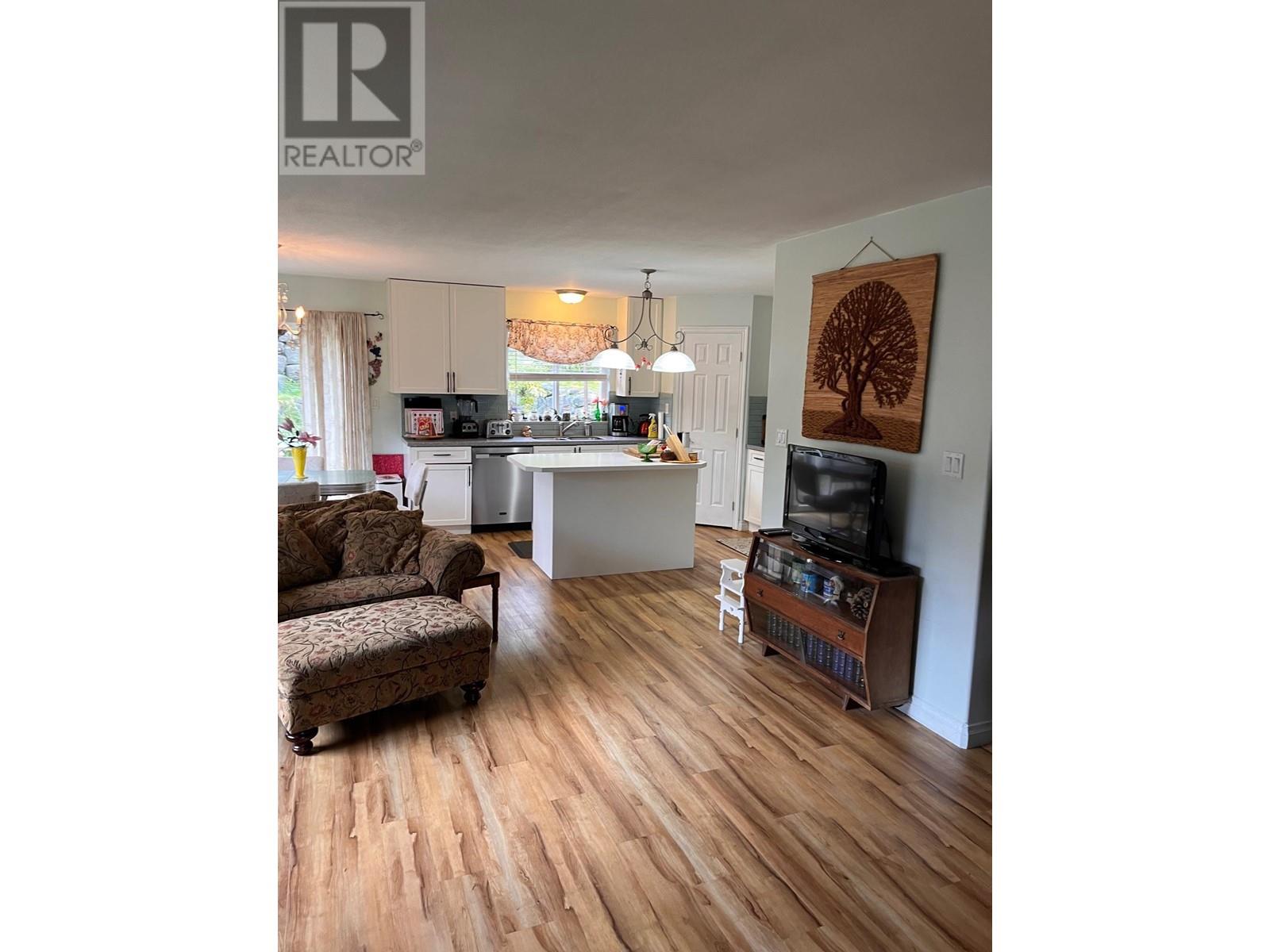 5589 MEDUSA PLACE, Sechelt