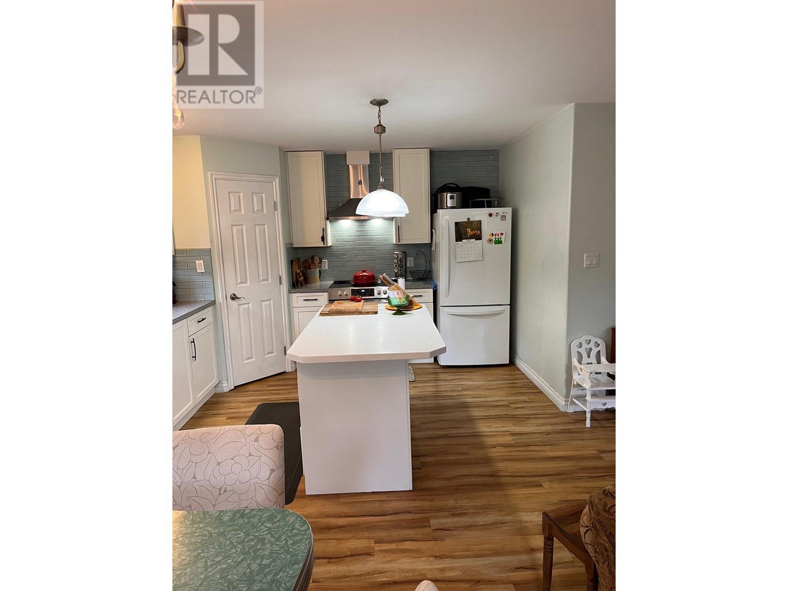 5589 MEDUSA PLACE, Sechelt