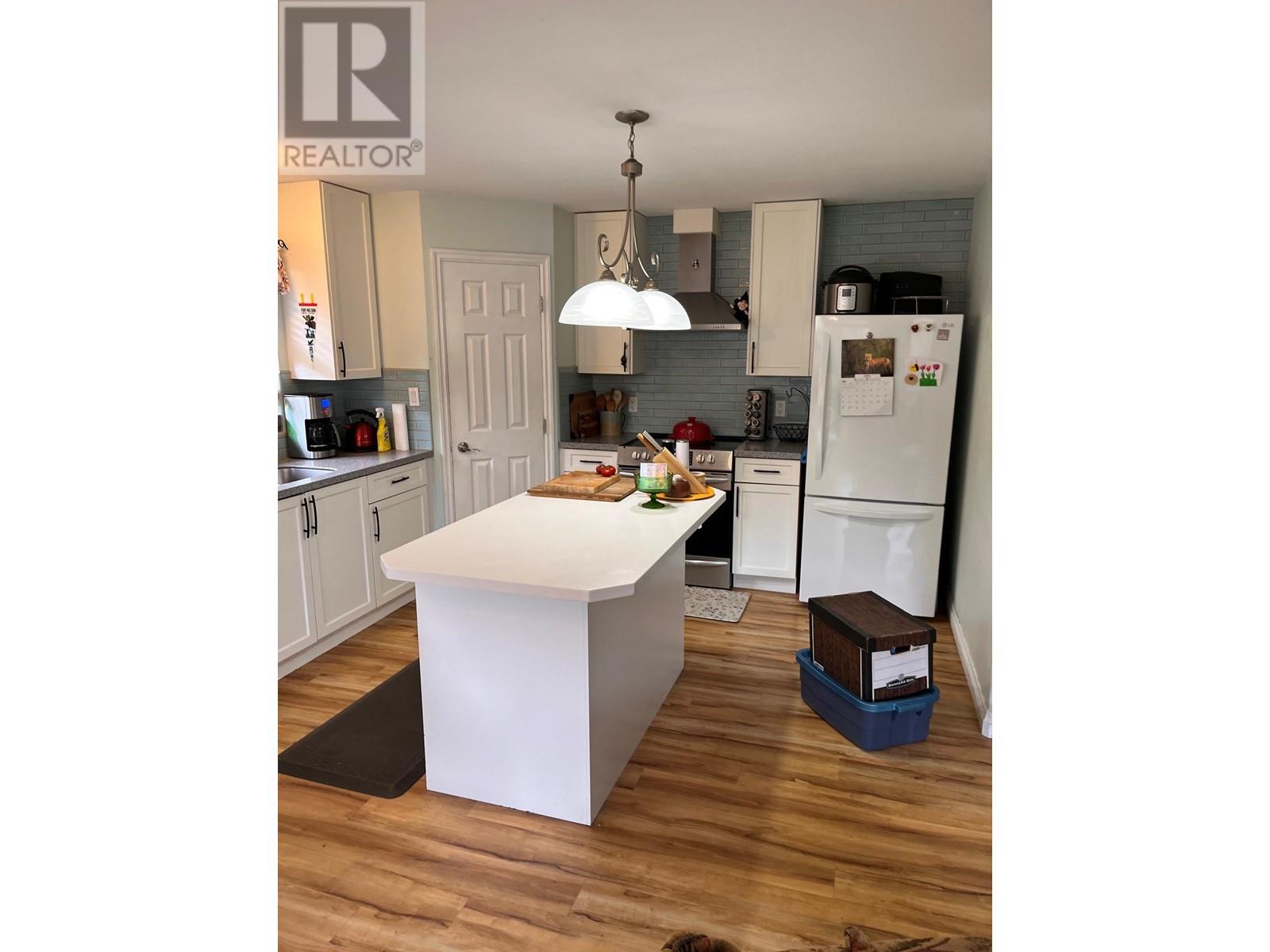 5589 MEDUSA PLACE, Sechelt