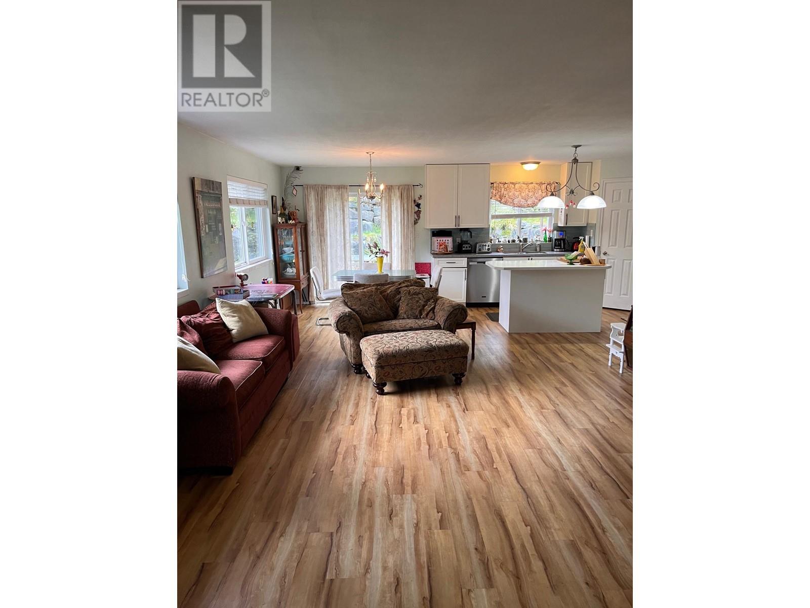 5589 MEDUSA PLACE, Sechelt