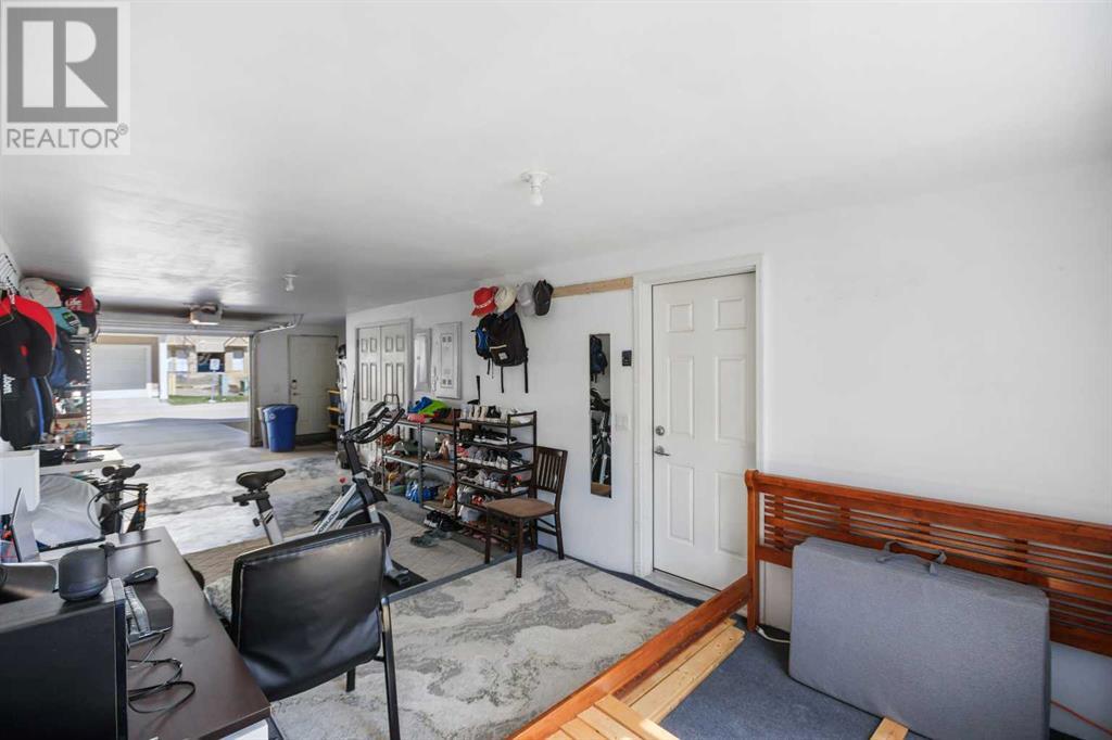 Single Family House for Sale in  Sherwood Boulevard NW Sherwood Calgary 