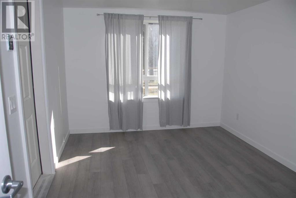 Single Family House for Sale in  Sherwood Boulevard NW Sherwood Calgary 