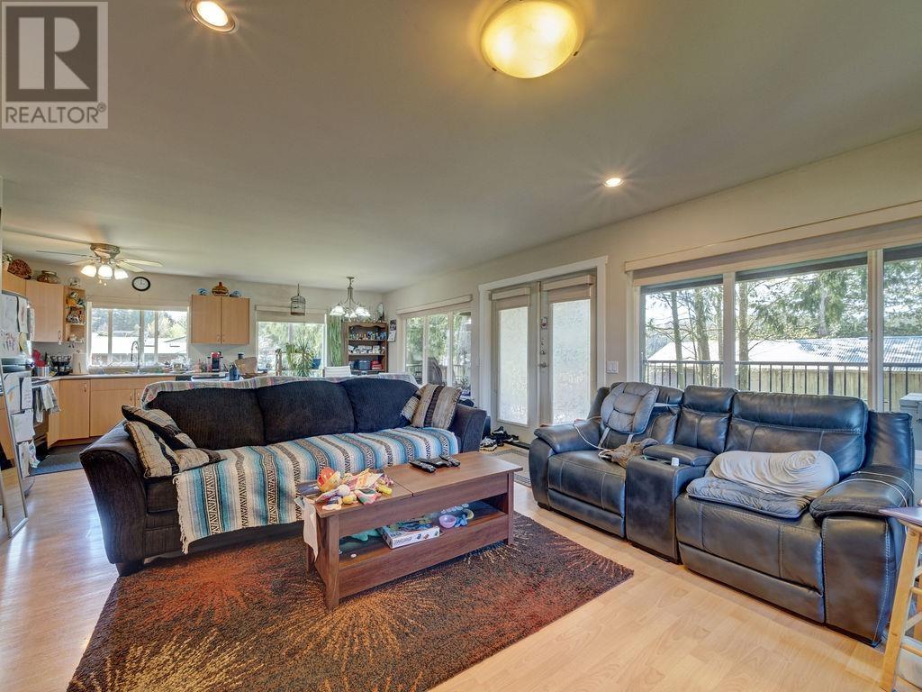 12577 WARNOCK ROAD, Pender Harbour