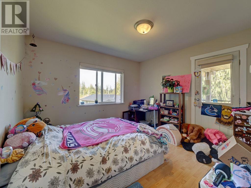 12577 WARNOCK ROAD, Pender Harbour