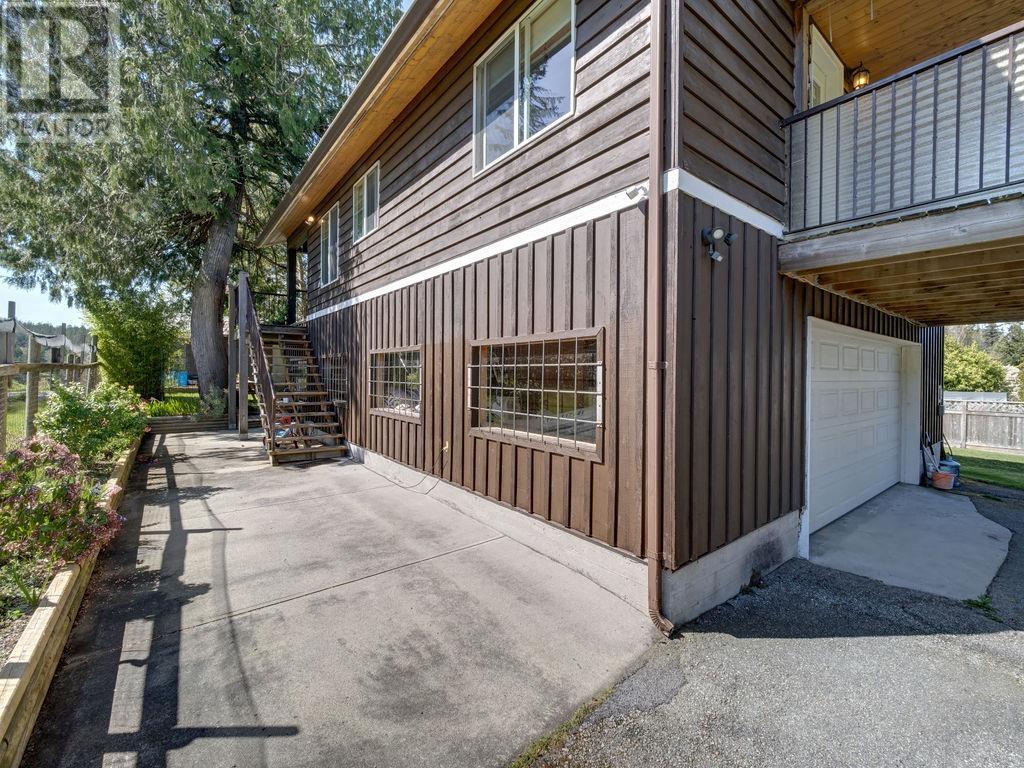 12577 WARNOCK ROAD, Pender Harbour