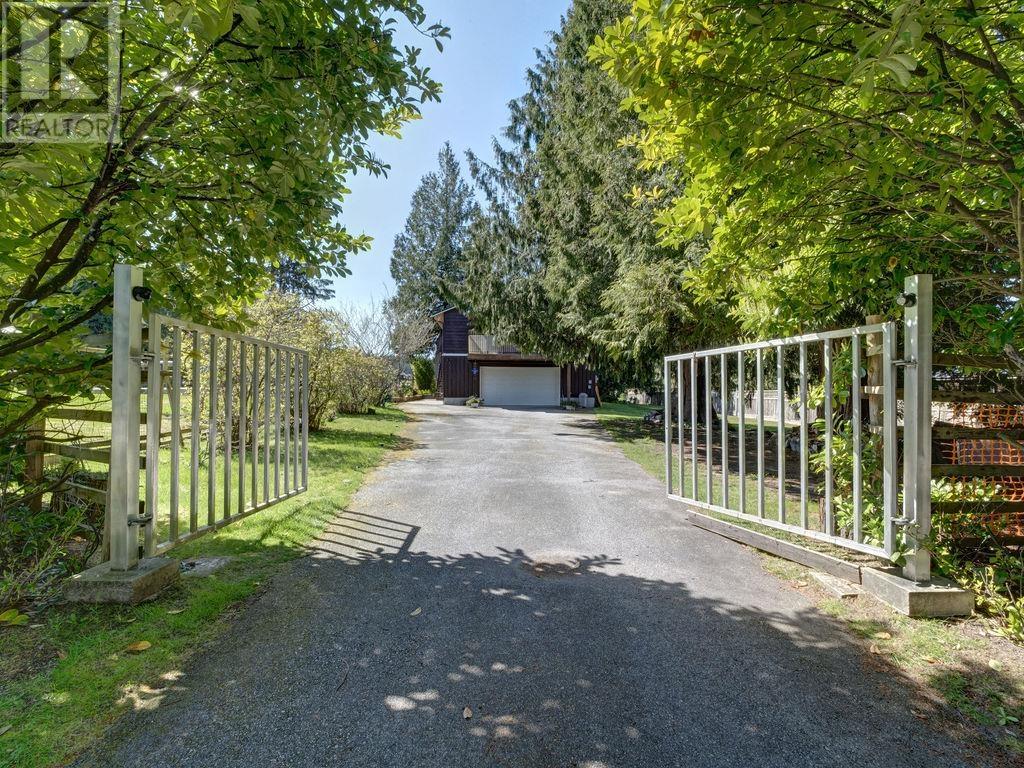 12577 WARNOCK ROAD, Pender Harbour