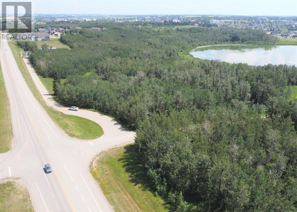 Photo 10 of 5645 Lakeside Way, Innisfail AB