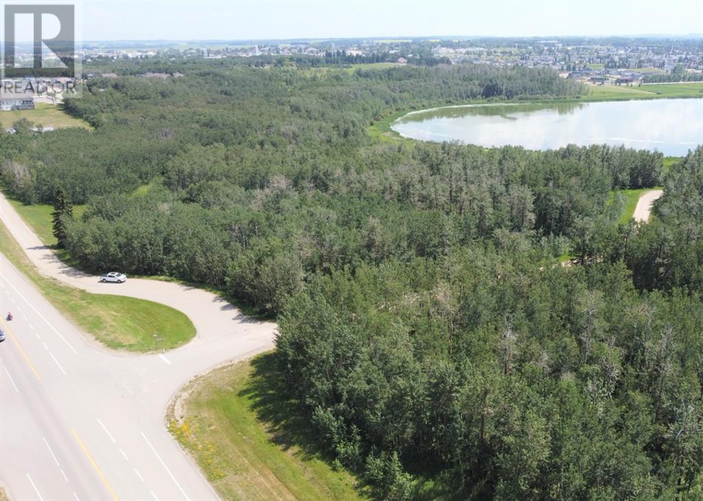 Photo 9 of 5645 Lakeside Way, Innisfail AB