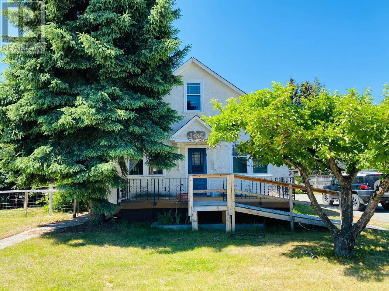 7617 DONALDSON Drive, Grand Forks