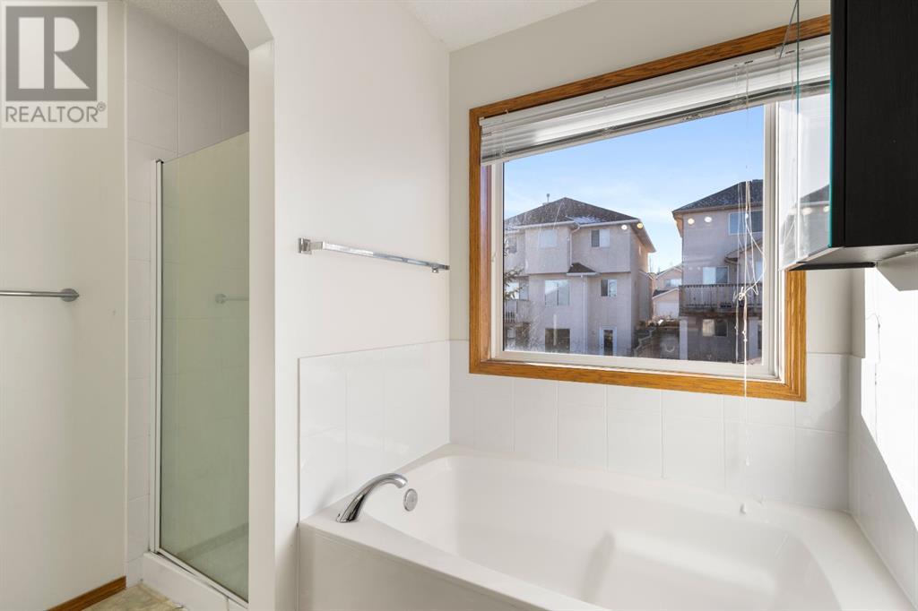 Single Family House for Sale in  Edgeridge Mews NW Edgemont Calgary 