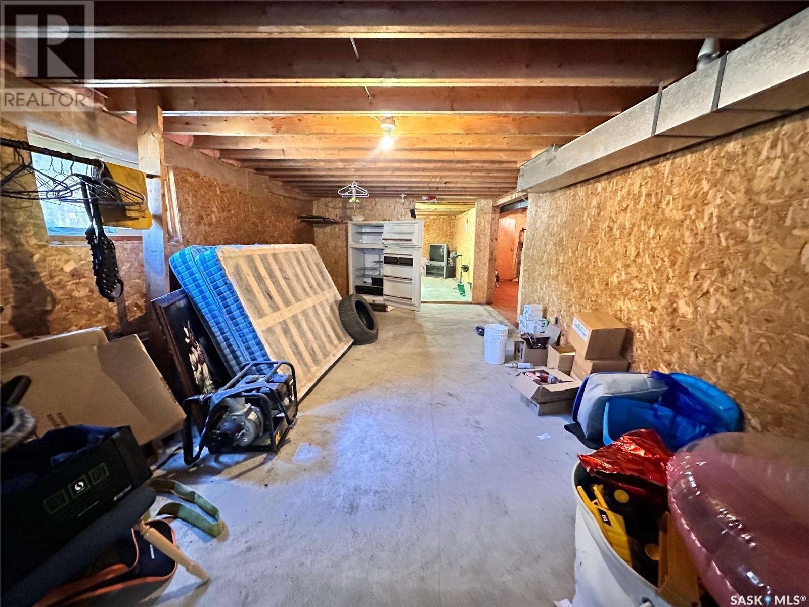 Photo 10 of 706 Railway Street, Chitek Lake SK