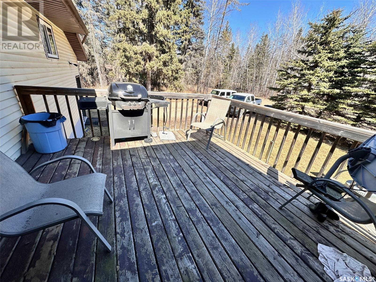 Photo 17 of 706 Railway Street, Chitek Lake SK