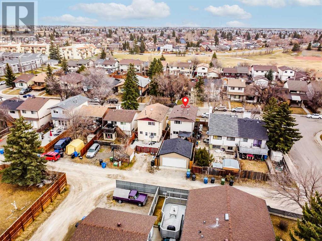 Single Family House for Sale in   Street NE Temple Calgary 