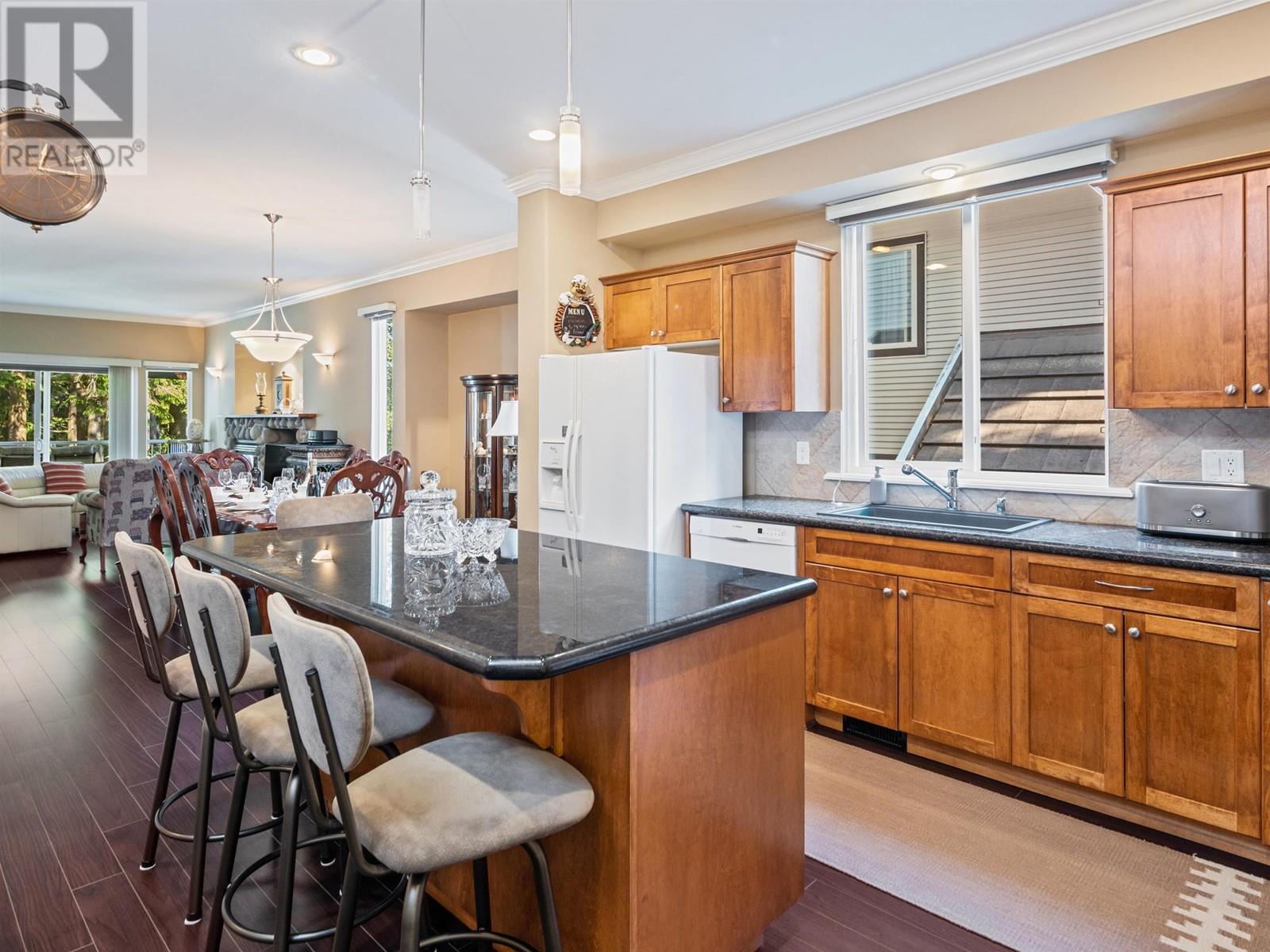 2205 PARKWAY BOULEVARD, Coquitlam