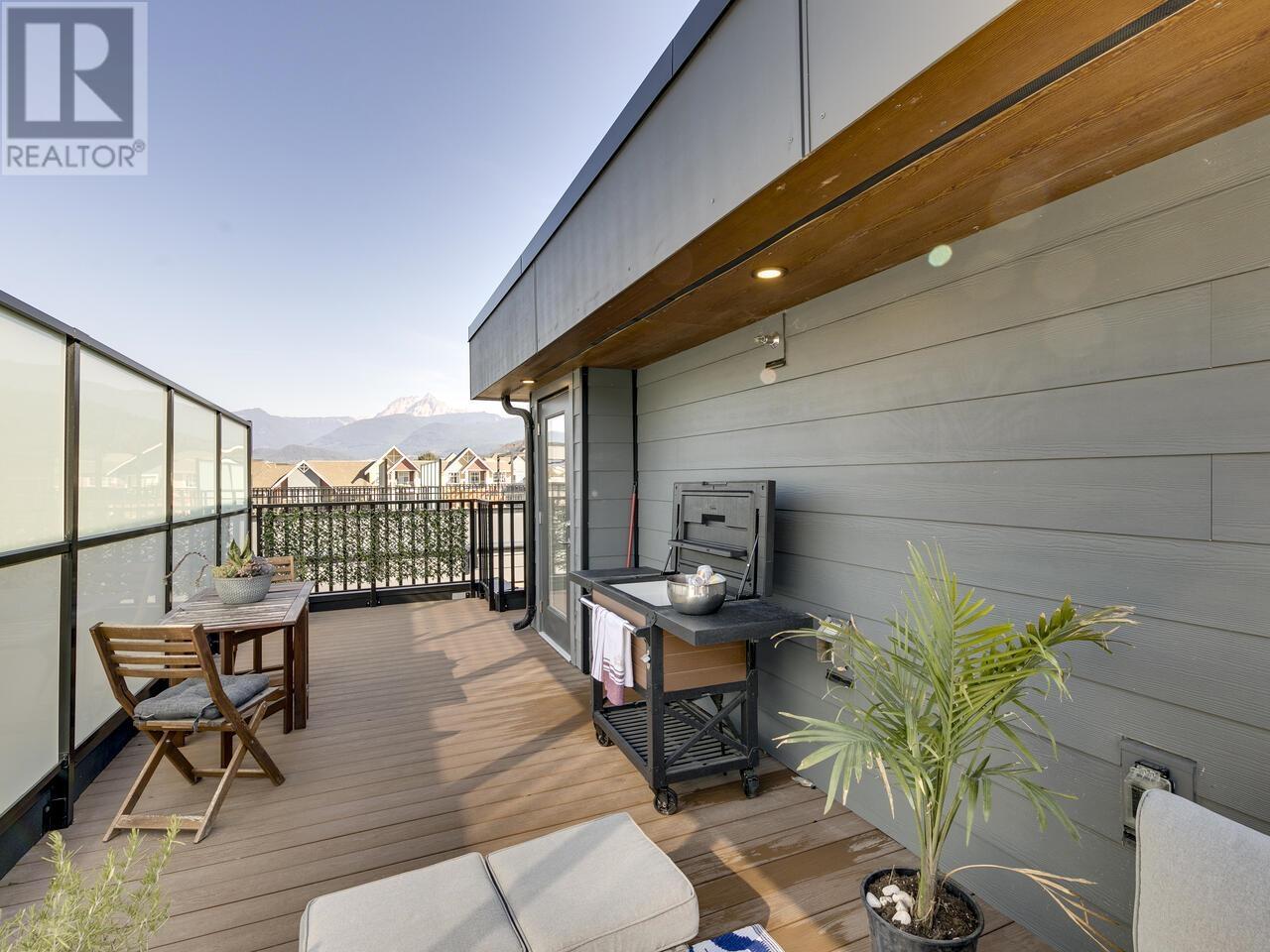 204 37842 THIRD AVENUE, Squamish