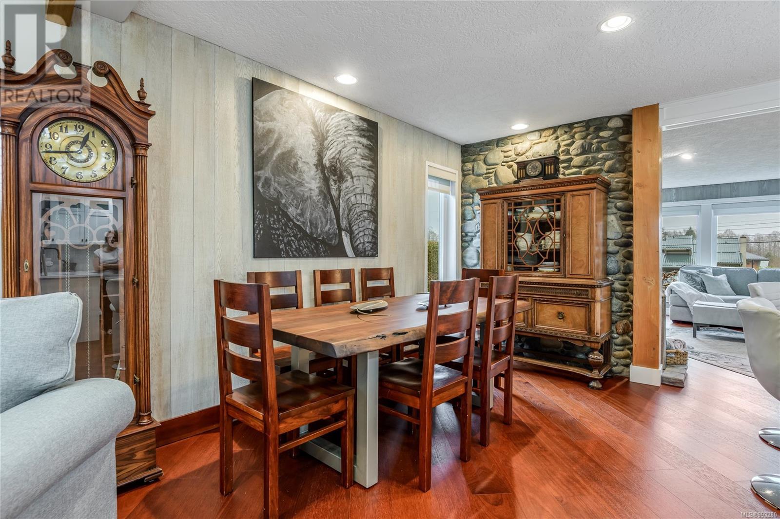 115 Engles Rd, Campbell River