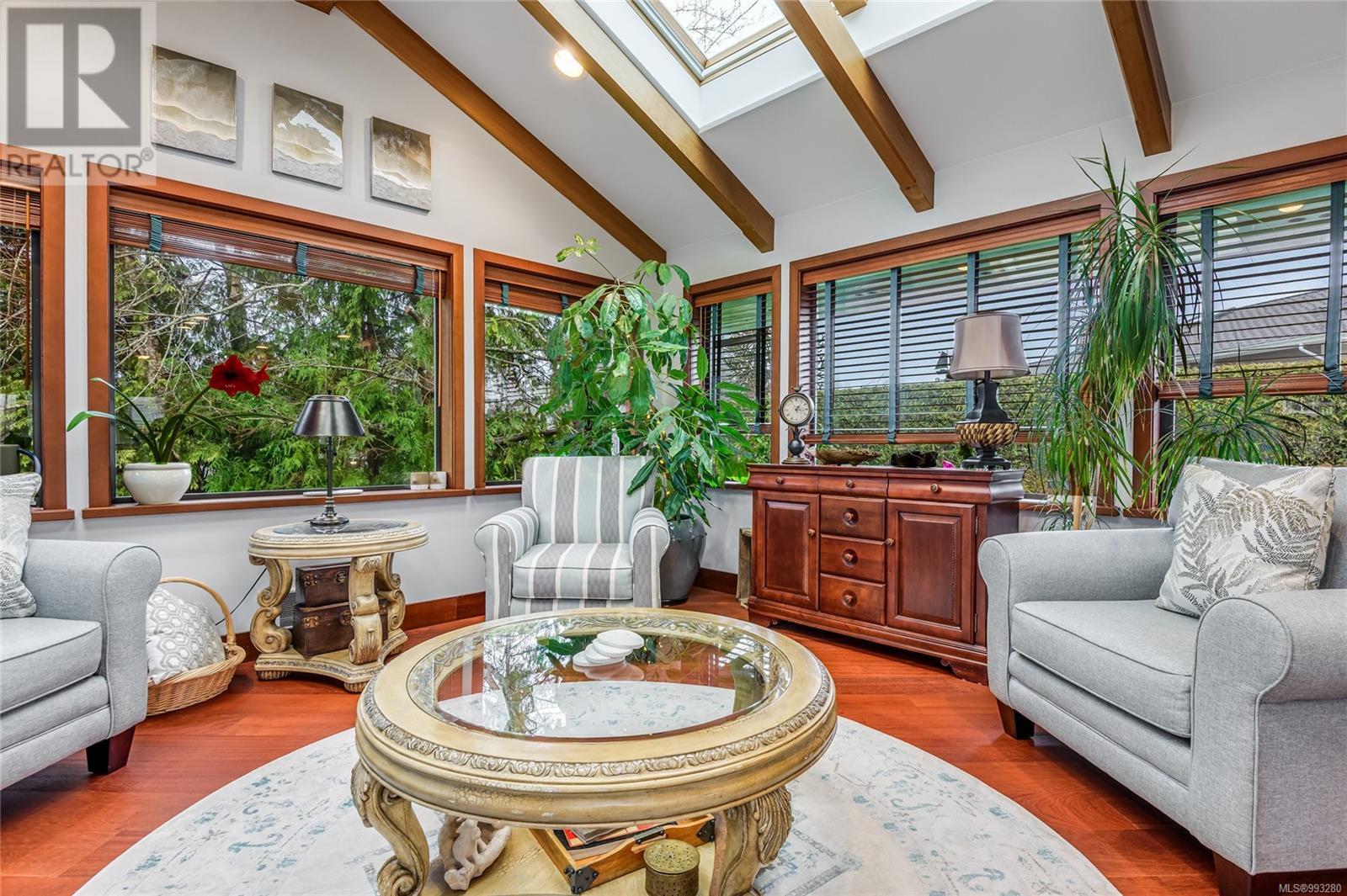 115 Engles Rd, Campbell River