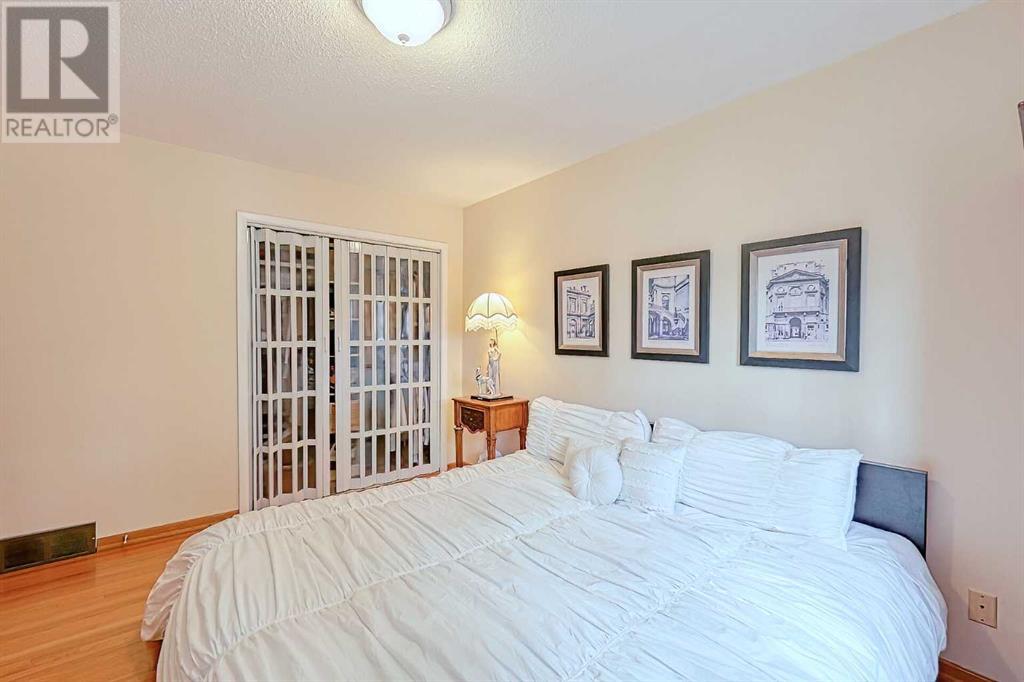 Single Family House Bungalow for Sale in  Vallance Crescent NW Varsity Calgary 