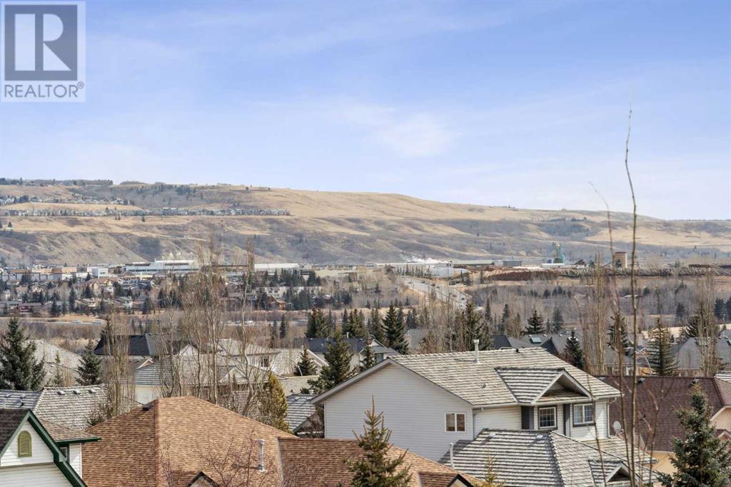 32 Bow Ridge Drive, Cochrane