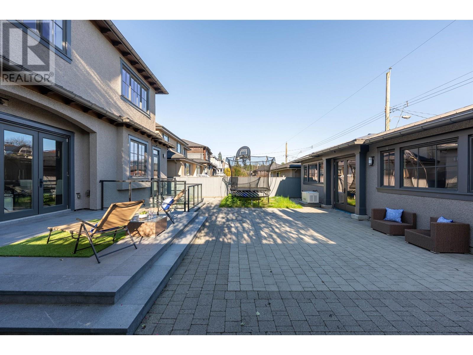 Photo 4 of 2638 W 22nd Avenue, Vancouver BC