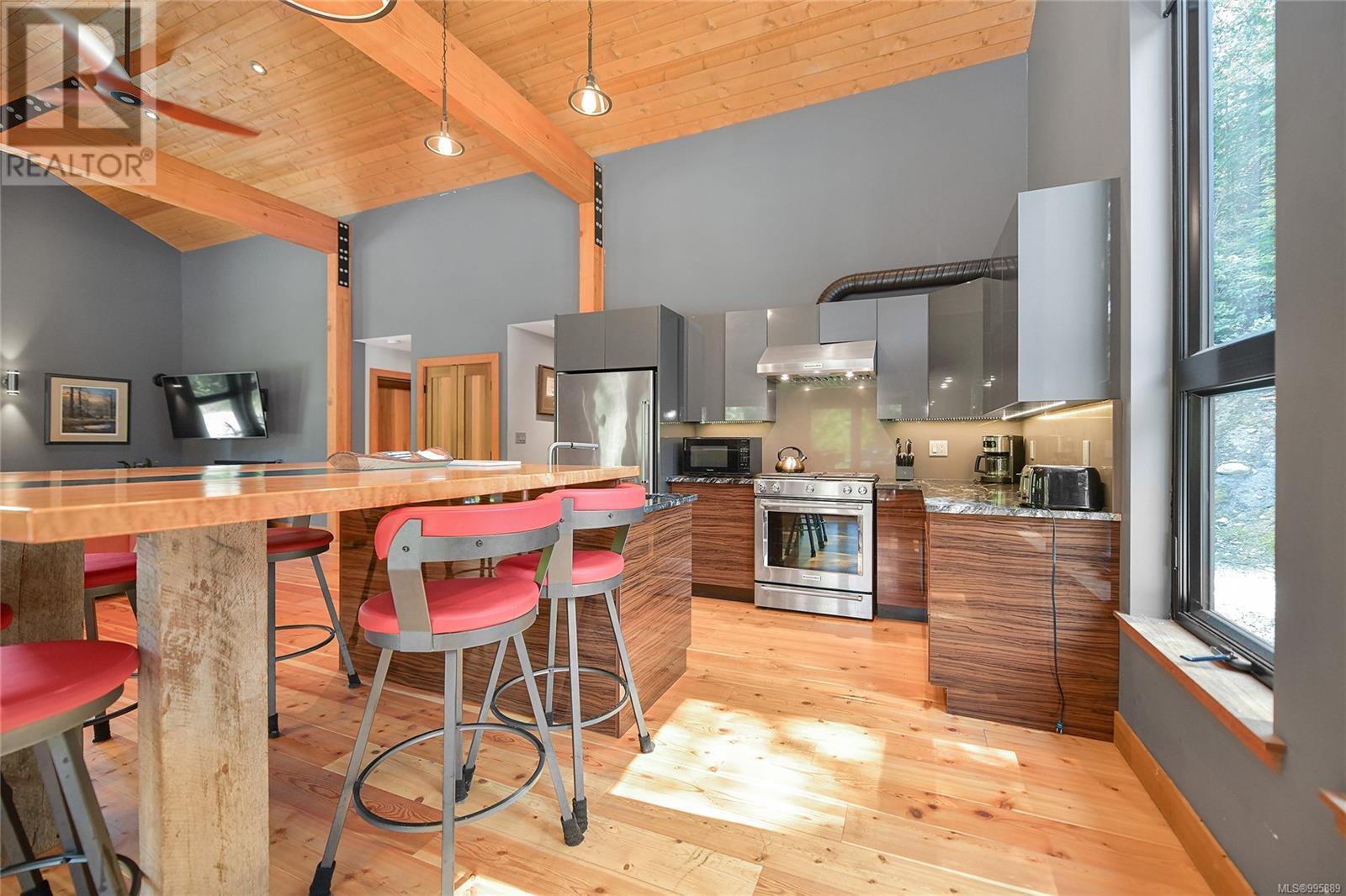  17176 OSPREY Place, Port Renfrew