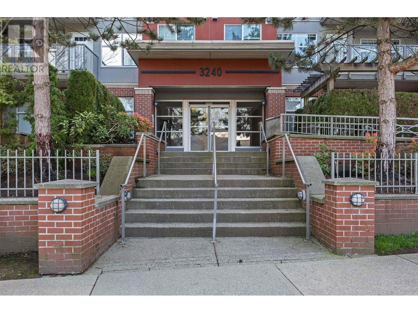 203 3240 ST JOHNS STREET, Port Moody real estate listing R2992236