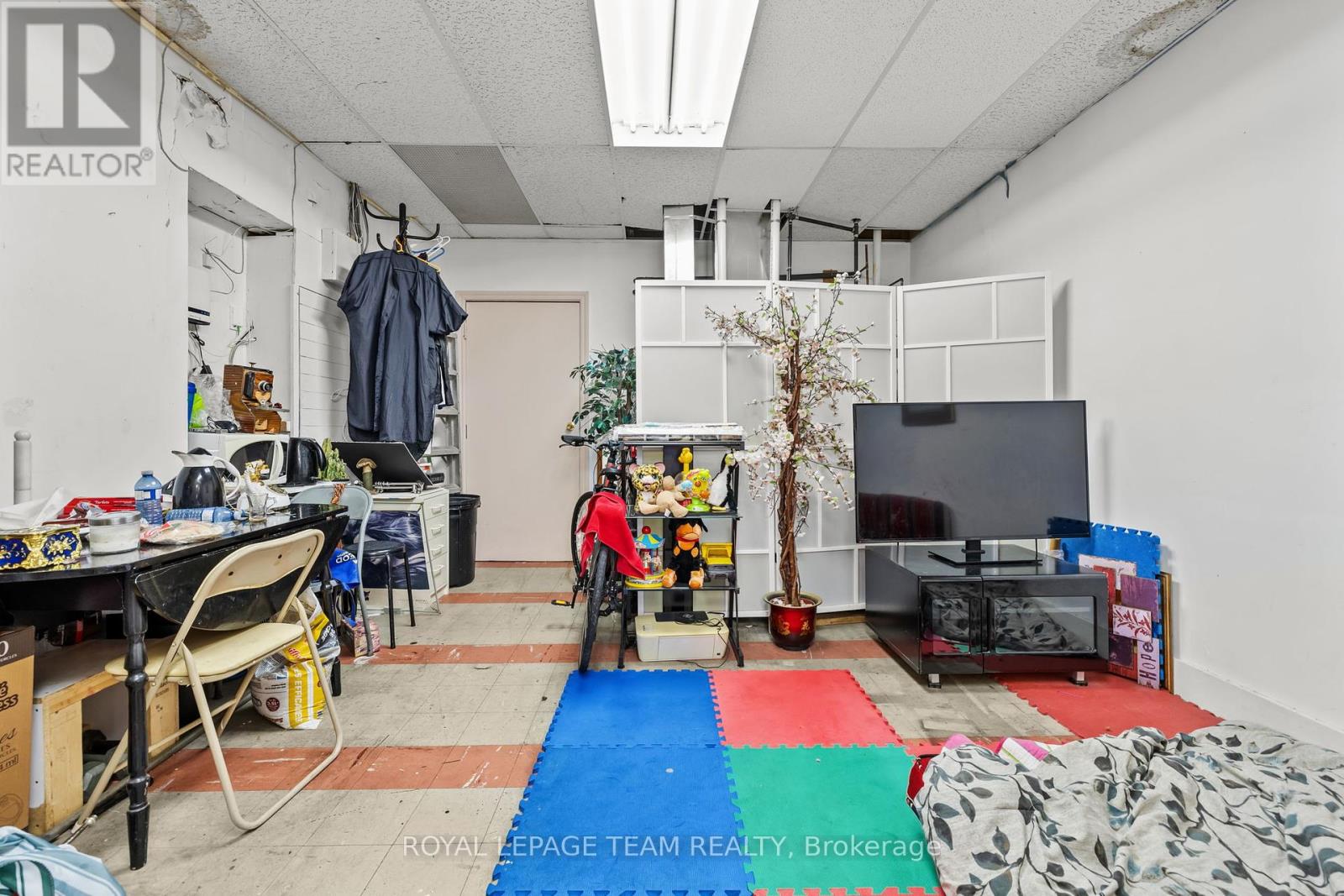Photo 11 of B 60 Lyndale Avenue, Ottawa ON