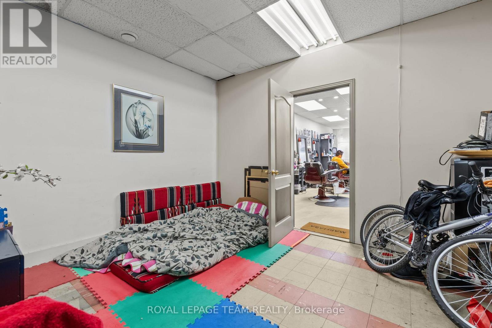 Photo 12 of B 60 Lyndale Avenue, Ottawa ON