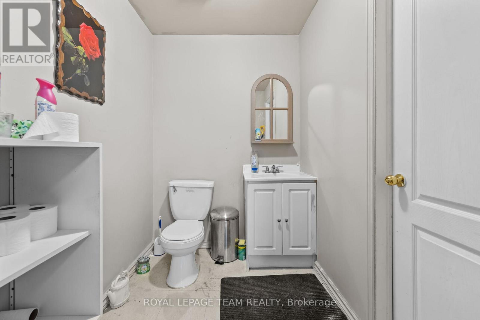 Photo 13 of B 60 Lyndale Avenue, Ottawa ON