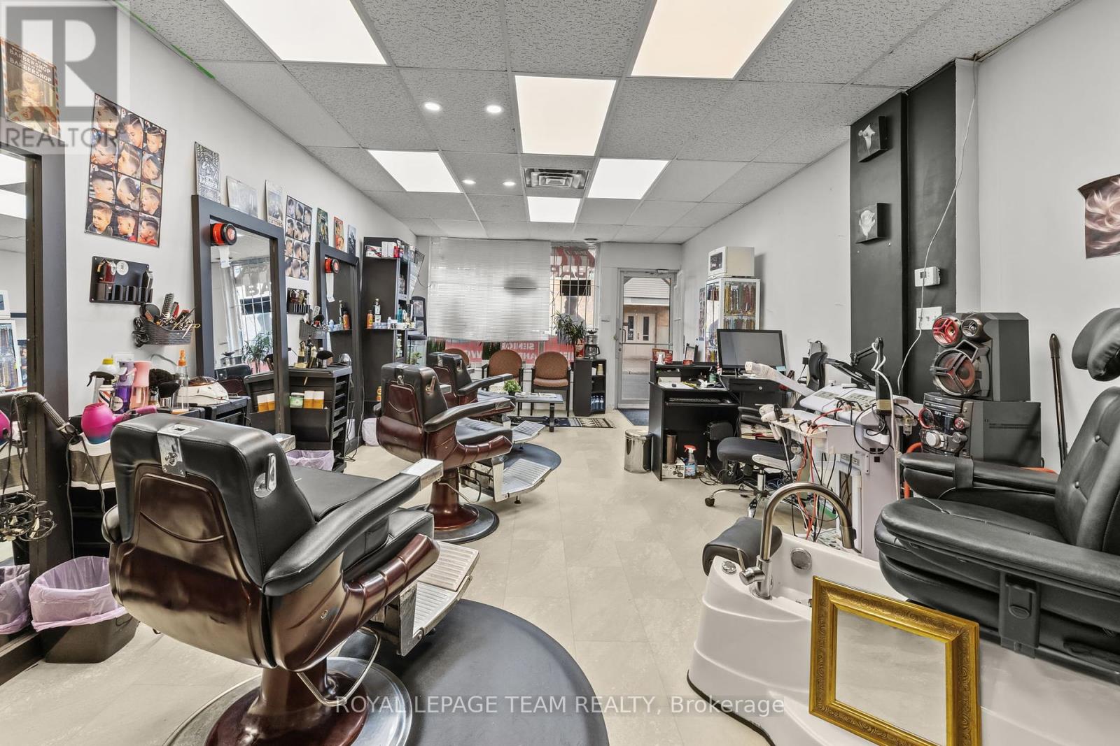 Photo 6 of B 60 Lyndale Avenue, Ottawa ON