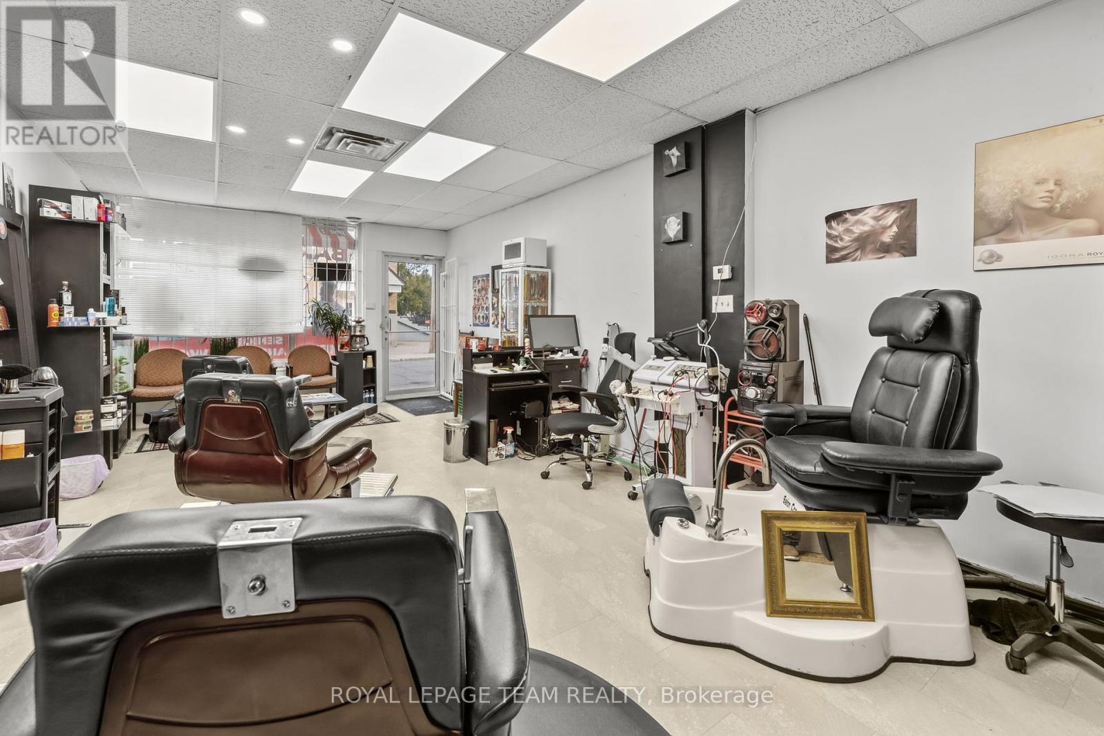 Photo 7 of B 60 Lyndale Avenue, Ottawa ON