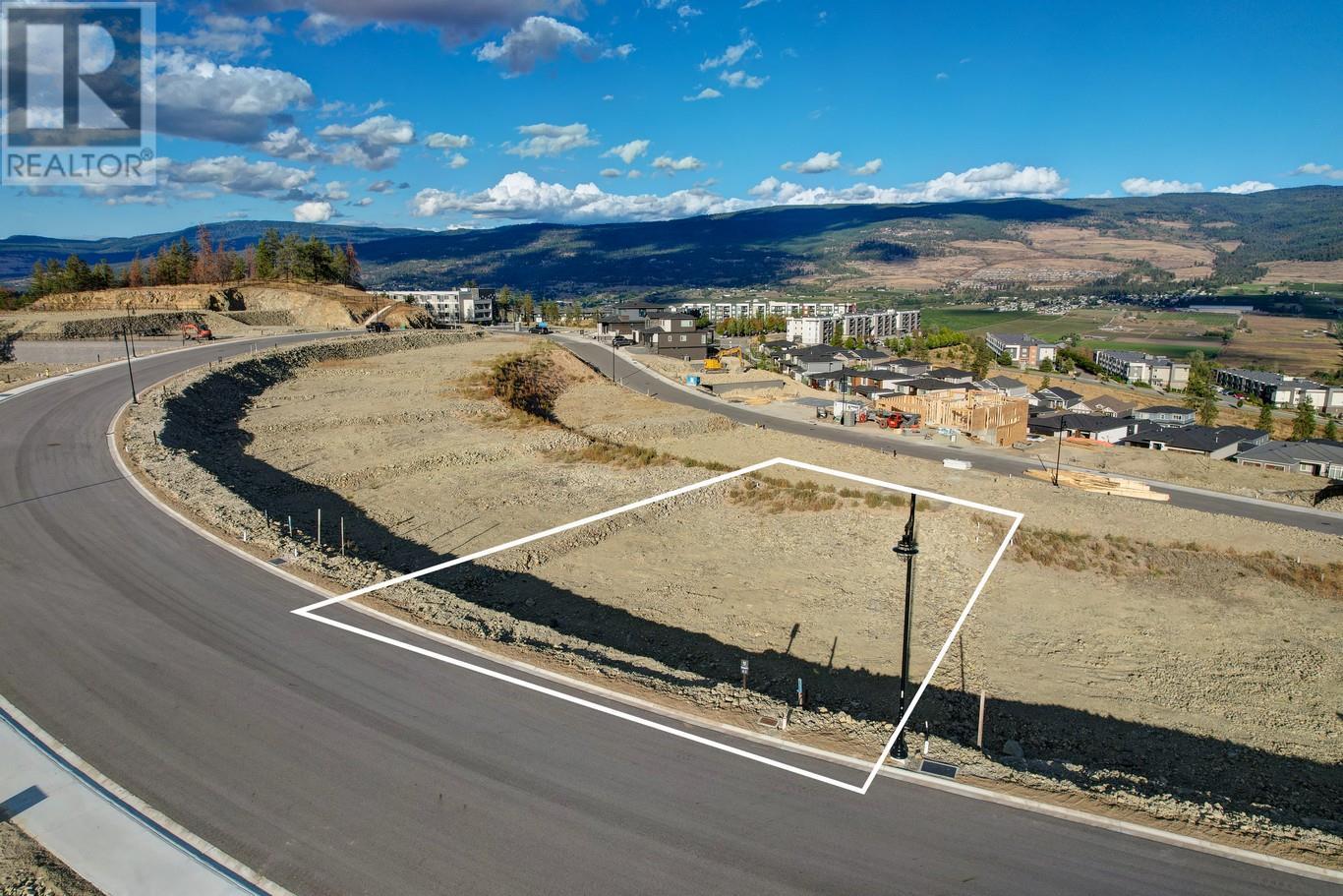  695 Kingswood Terrace, Kelowna