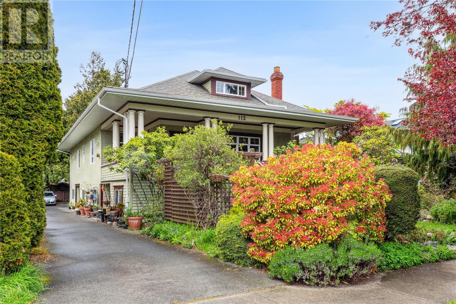 D 112 Clarence St, Victoria