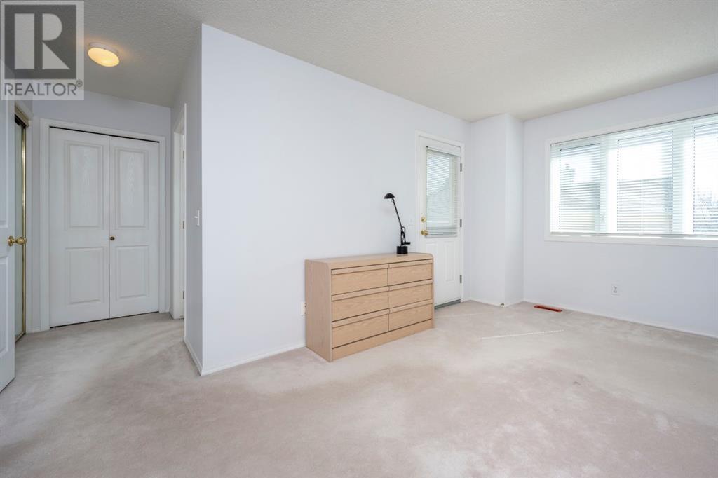 Single Family House for Sale in   Sandarac Drive NW Sandstone Valley Calgary 