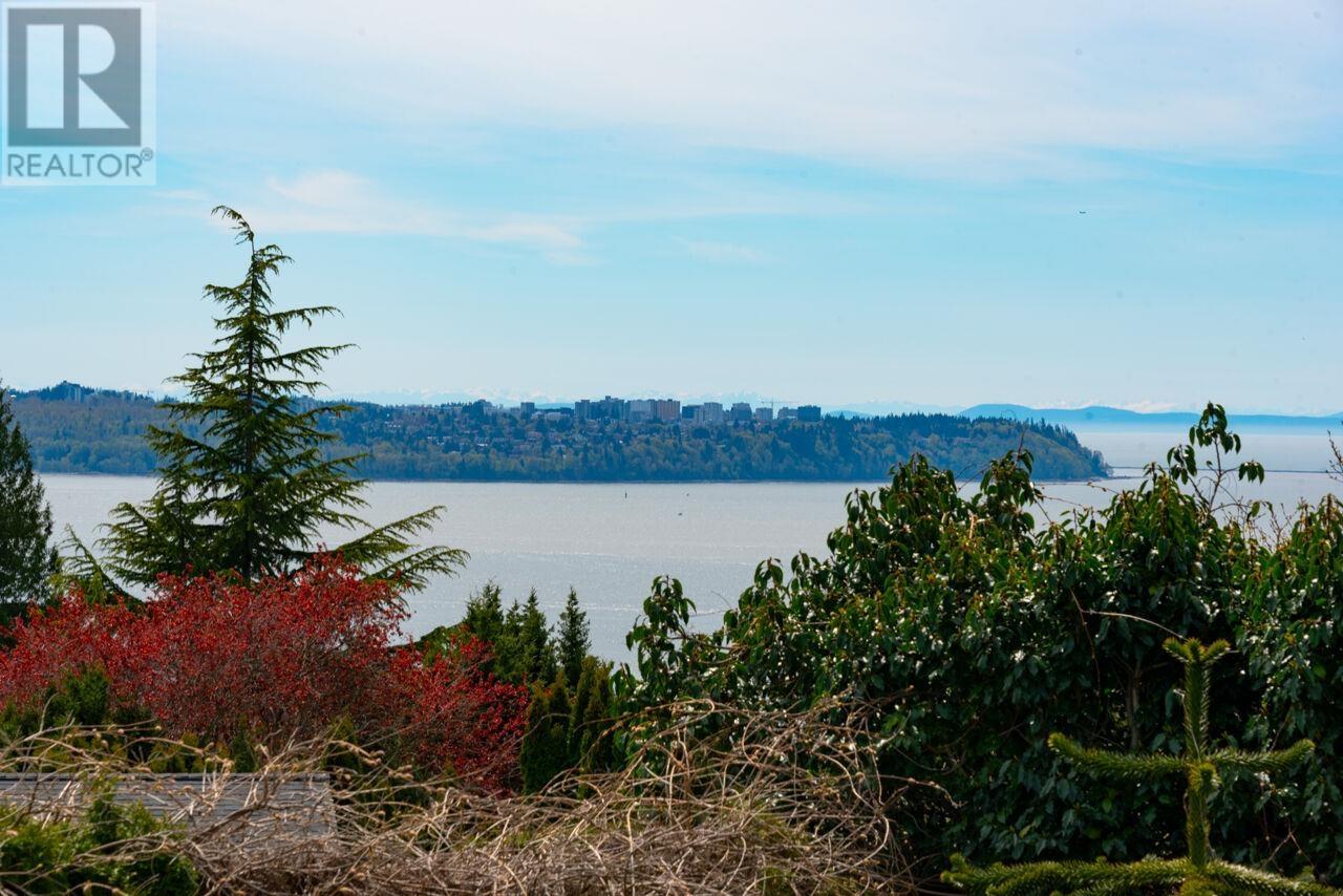 4231 ROCKRIDGE CRESCENT, West Vancouver