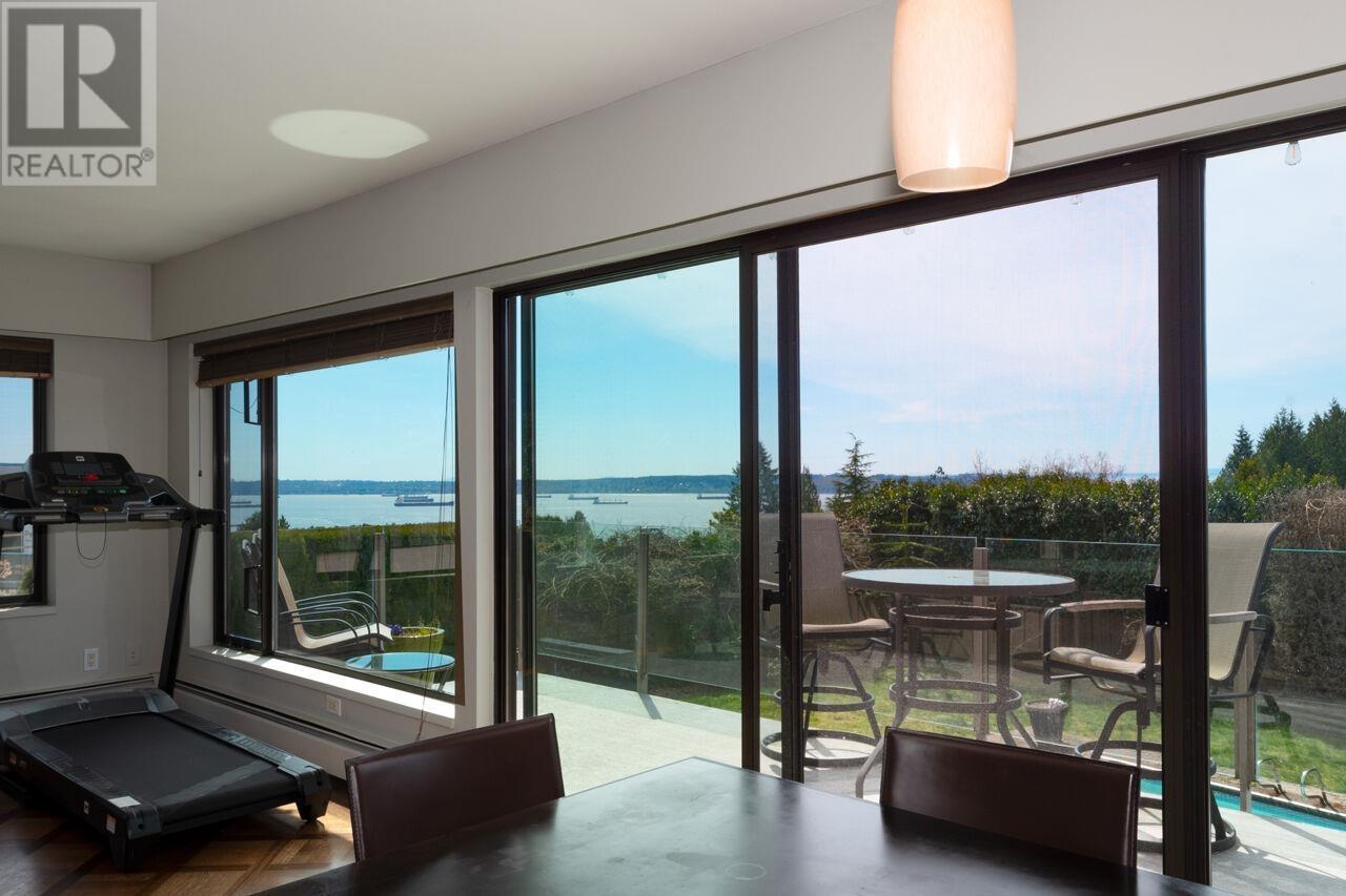4231 ROCKRIDGE CRESCENT, West Vancouver