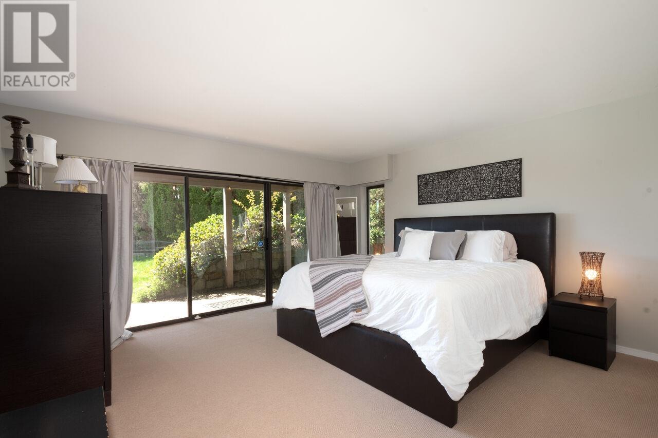 4231 ROCKRIDGE CRESCENT, West Vancouver