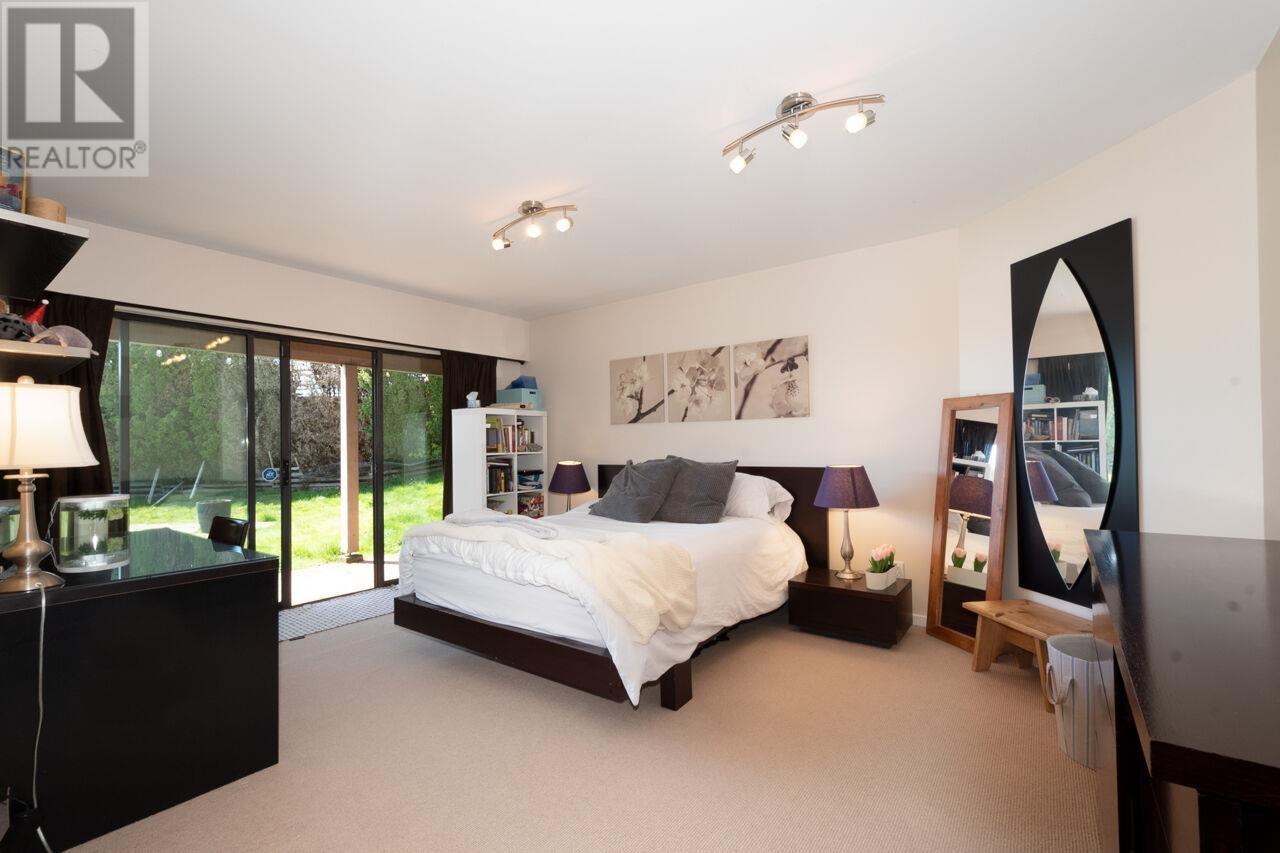 4231 ROCKRIDGE CRESCENT, West Vancouver