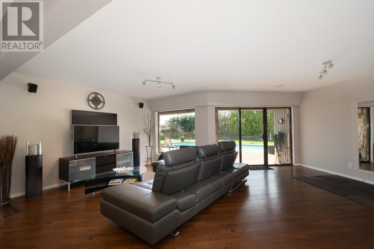 4231 ROCKRIDGE CRESCENT, West Vancouver