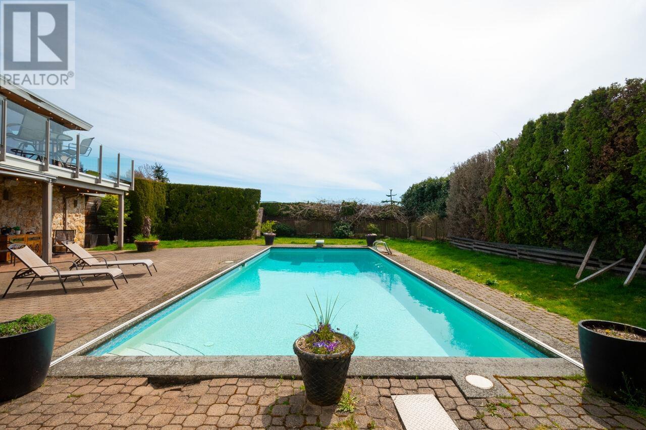 4231 ROCKRIDGE CRESCENT, West Vancouver