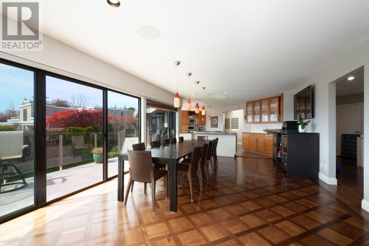 4231 ROCKRIDGE CRESCENT, West Vancouver