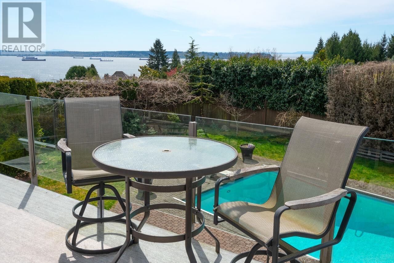4231 ROCKRIDGE CRESCENT, West Vancouver