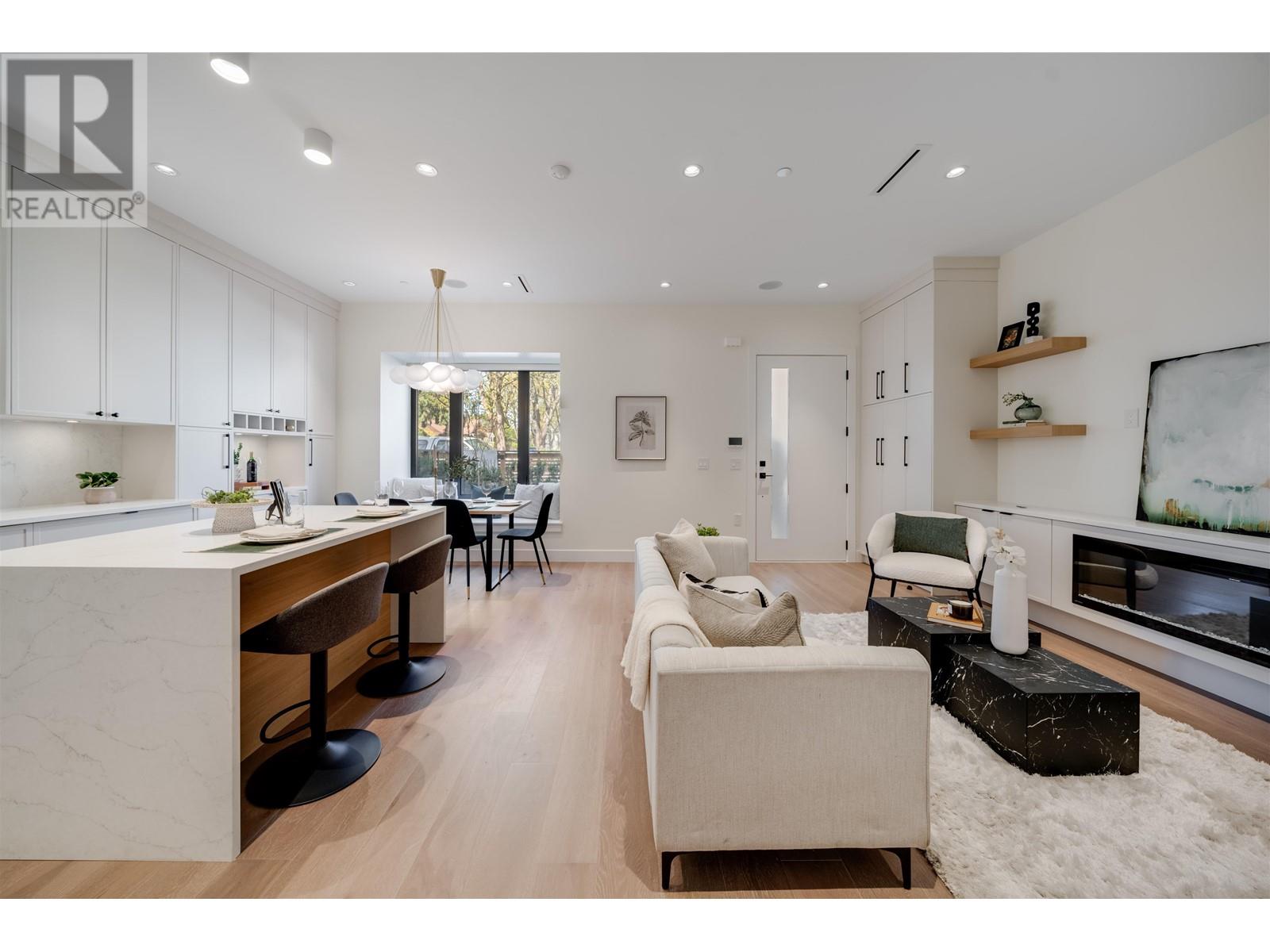 1 878 E 37TH AVENUE, Vancouver real estate listing R2992194