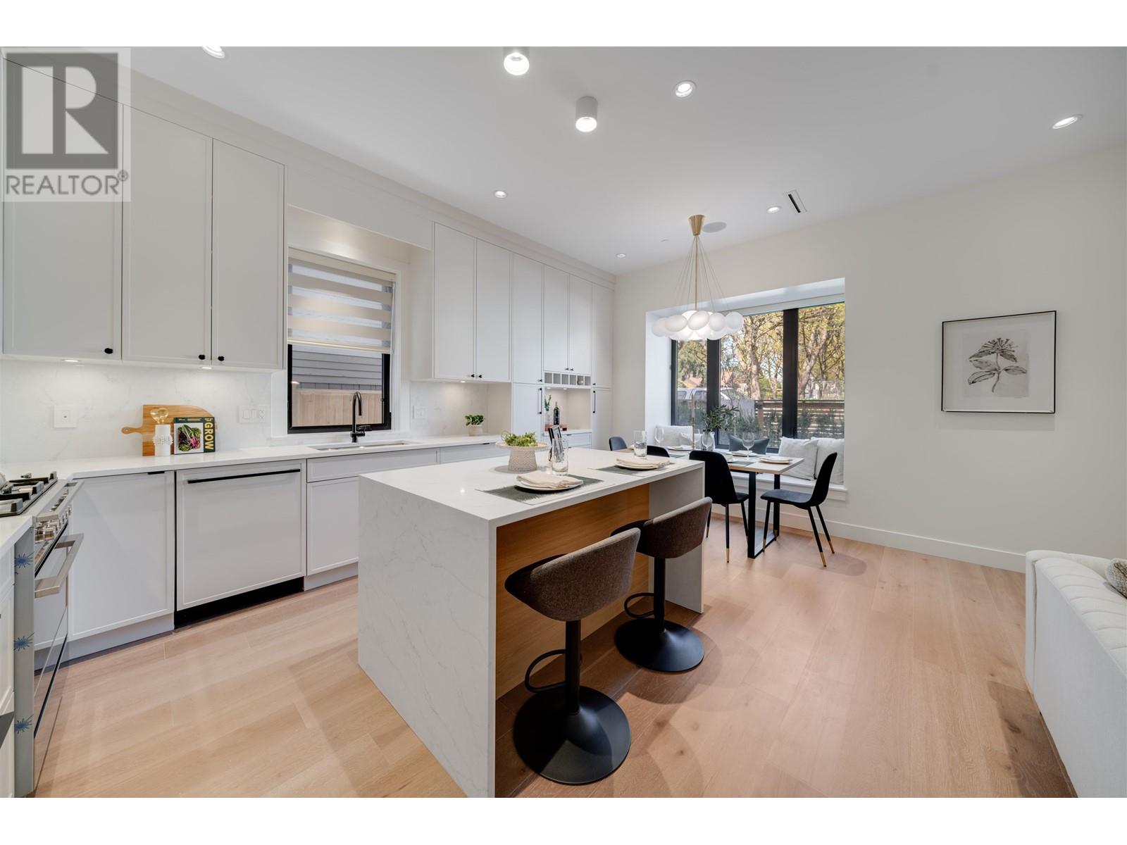 1 878 E 37TH AVENUE, Vancouver real estate listing R2992194