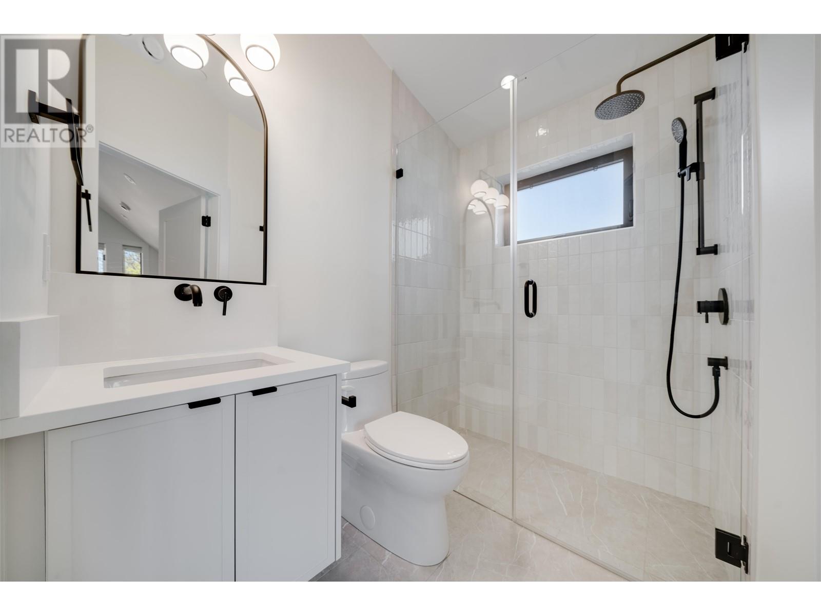 1 878 E 37TH AVENUE, Vancouver real estate listing R2992194