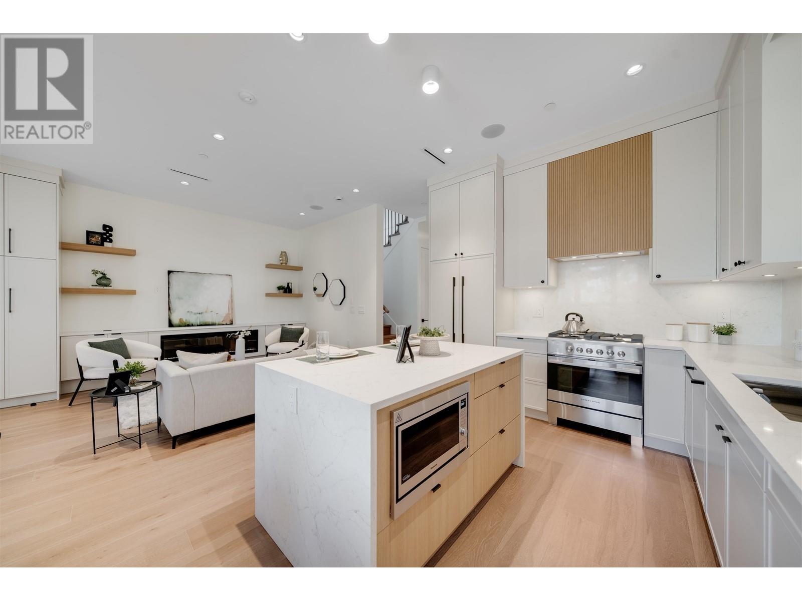 1 878 E 37TH AVENUE, Vancouver real estate listing R2992194