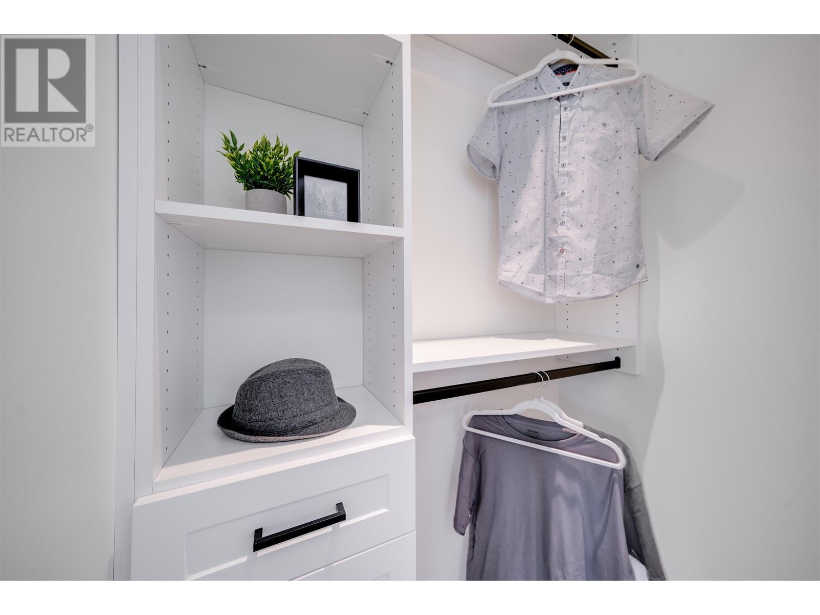 1 878 E 37TH AVENUE, Vancouver real estate listing R2992194