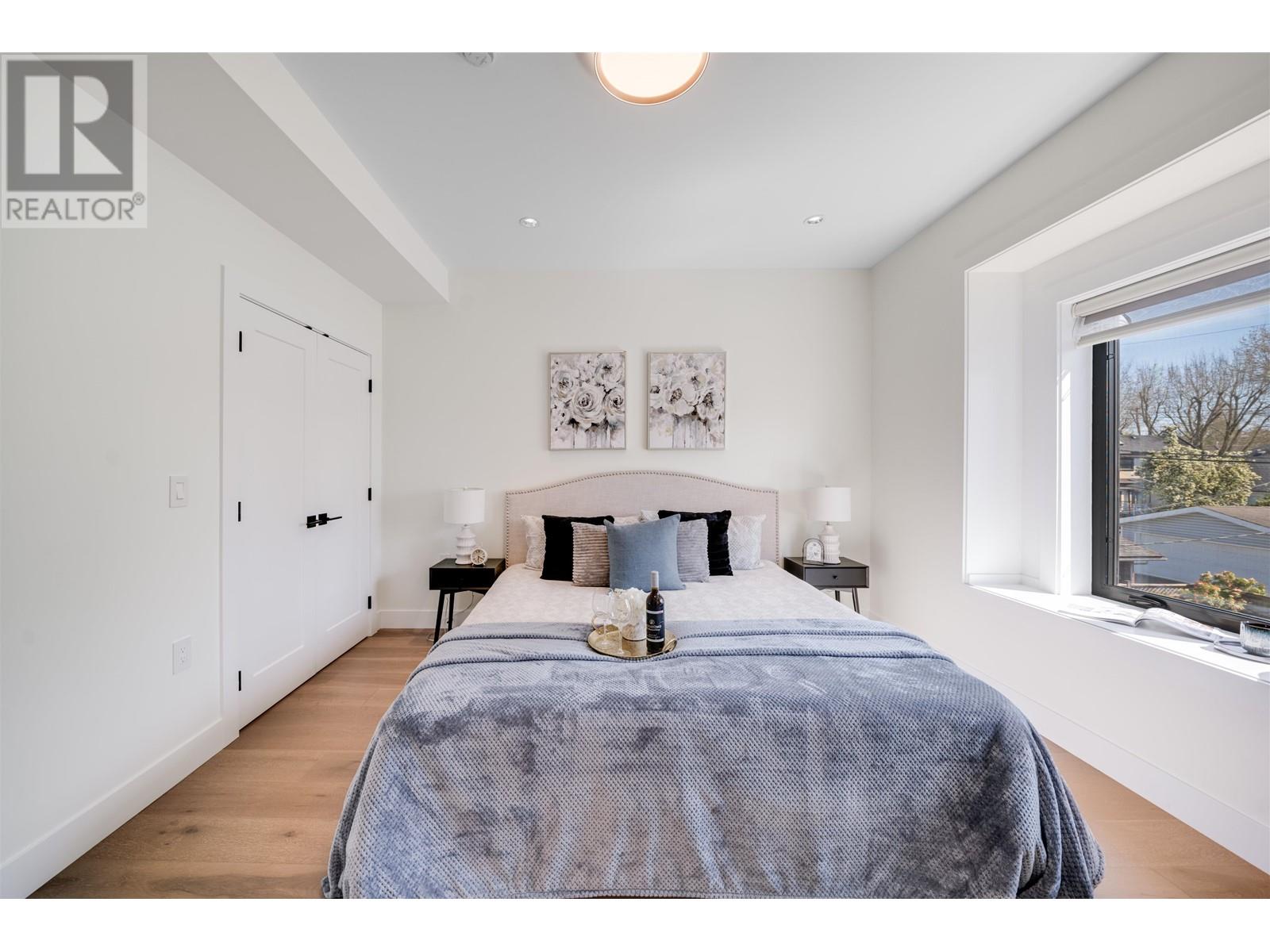 1 878 E 37TH AVENUE, Vancouver real estate listing R2992194