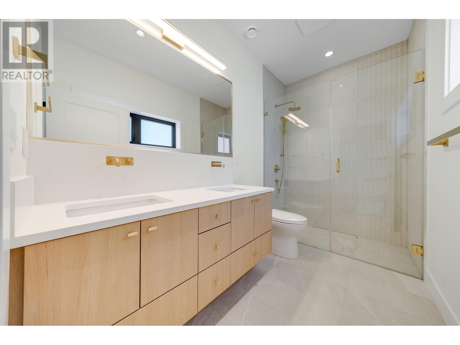 1 878 E 37TH AVENUE, Vancouver real estate listing R2992194