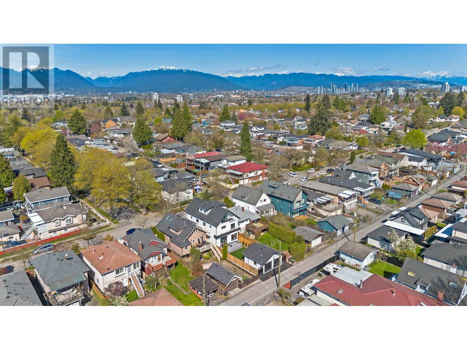 1 878 E 37TH AVENUE, Vancouver real estate listing R2992194